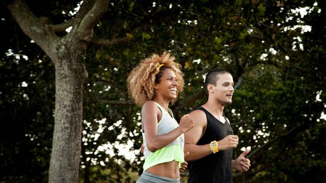 5 razlogov, zakaj si morate najti partnerja za vadbo
