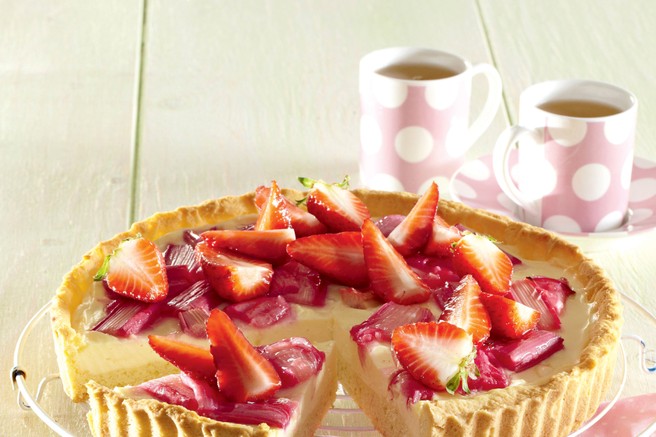 Torta z rabarbaro in jagodami