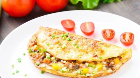 Recept: Jajčna omleta z nadevom