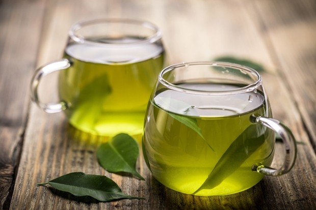 Zeleni čaj ali voda Zeleni čaj vsebuje antioskidante, ki pospešijo počasen metabolizem. Če niste ljubitelji čaja, pa bo dovolj voda. …
