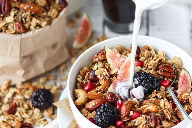 Recept za sladek vikend: Domača granola