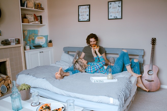 Kako prakticirati hygge: 7-dnevni izziv za srečno življenje