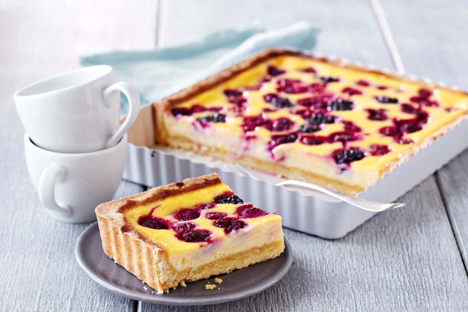 Torta iz pinjenca in gozdnih sadežev