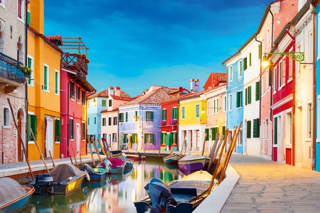 Ideja za vikend izlet: Burano – mesto čipk in barvitih hiš