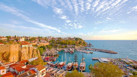 Antalya - mesto, ki ponuja veliko več kot le kopanje v morju