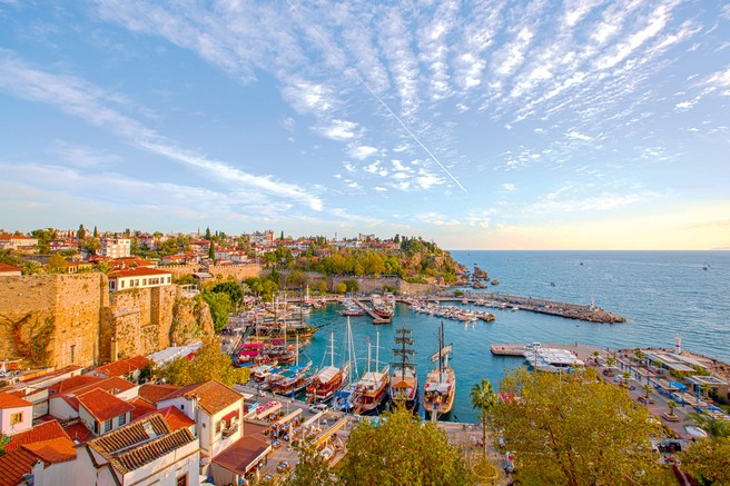 Antalya - mesto, ki ponuja veliko več kot le kopanje v morju