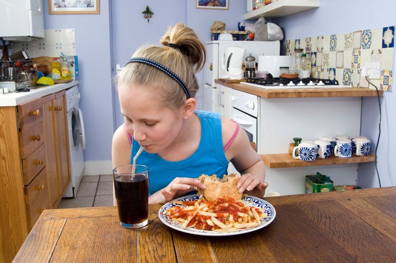 Napake staršev, ki vodijo v slabe prehranske navade otrok (foto: profimedia)