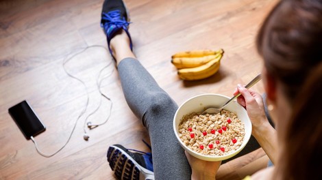 Kaj in kdaj jesti, če telovadite zjutraj? (+ 3 okusni recepti)