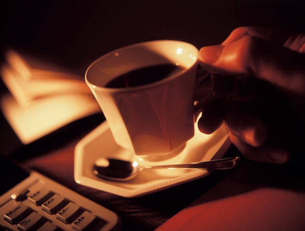 Kofein Skodelica kave na dan ali dve ne bosta naredili veliko škode. Večja količina kofeina pa v povezavi z energijskimi …