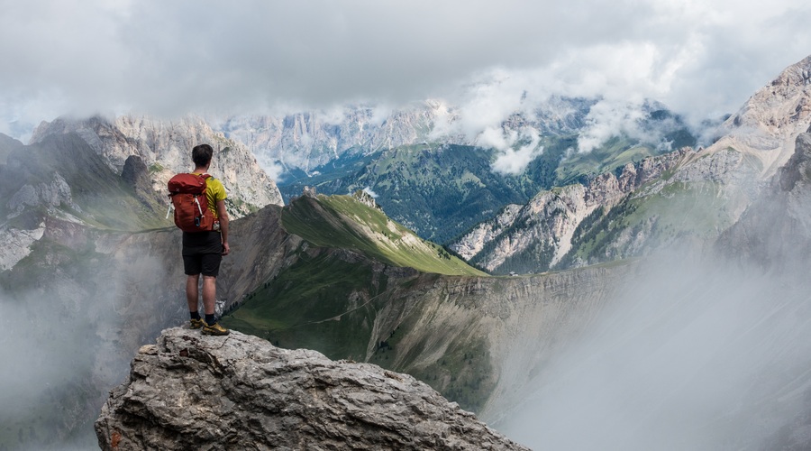 Zakaj tako radi hodimo v gore? (foto: unsplash)