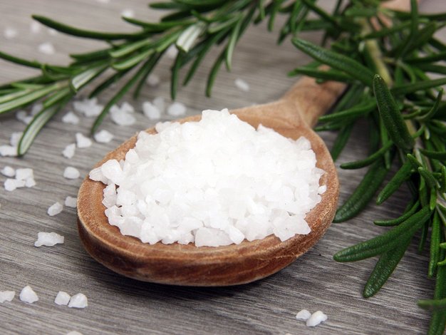 Ali je sol tako škodljiva kot sladkor? - Foto: Profimedia