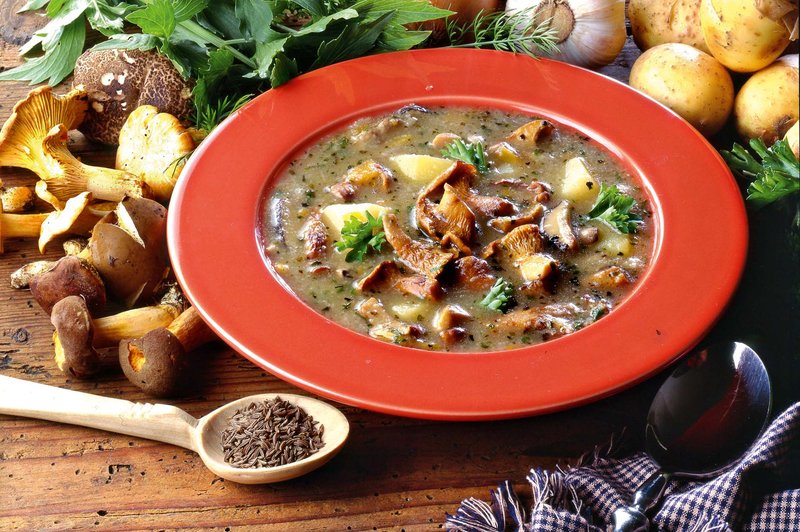 Krompirjeva juha z gobami (foto: Profimedia)