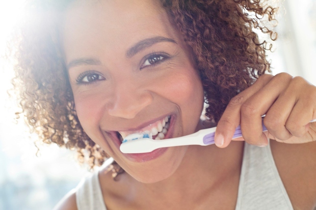 Zobna ščetka Ironično, da morate očistiti predmet, s katerim vsak dan čistite zobe, kajne? Zobna ščetka bi morala biti čista, …