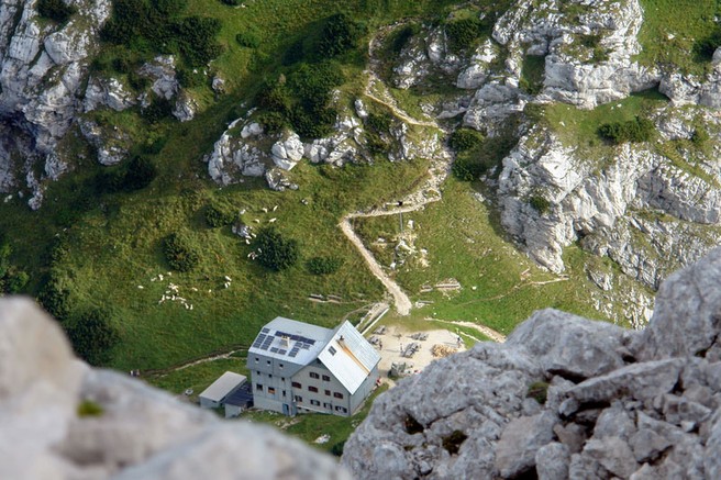 Planinske koče in domovi v jesenskem in zimskem času - seznam in urnik
