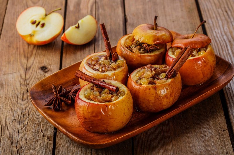 Jesenski okusi: Polnjena in pečena jabolka (foto: profimedia)