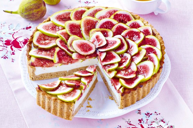 Skutna torta z rožmarinom in figami