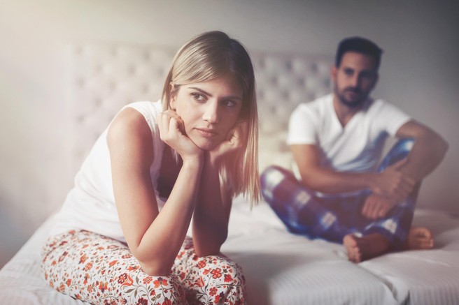 6 stvari, ki jih v razmerju počne nesiguren moški