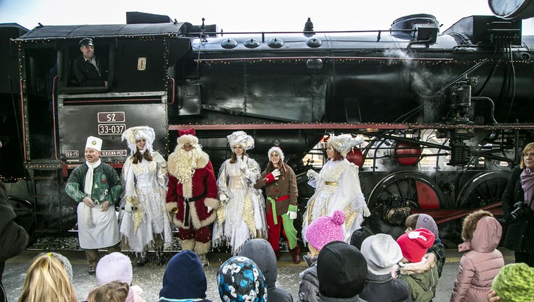 Namigi za praznična potovanja - z muzejskim vlakom in Božičkom ter pravljičnimi junaki (foto: Promocijsko gradivo SŽ)