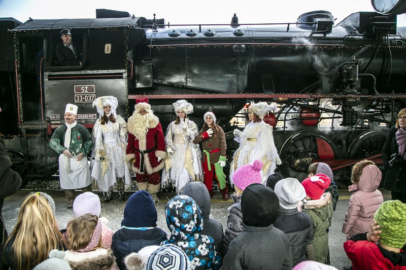 Namigi za praznična potovanja - z muzejskim vlakom in Božičkom ter pravljičnimi junaki (foto: Promocijsko gradivo SŽ)