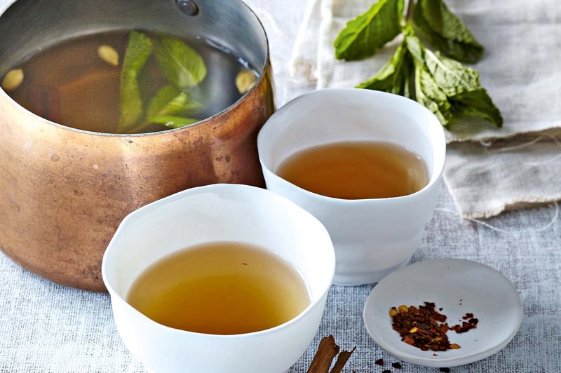 Pikantni metin čaj s cimetom in kardamomom (foto: Profimedia)