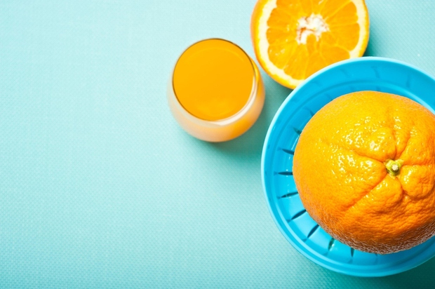 CITRUSI Pomaranče, grenivke in ostali citrusi imajo veliko vitamina C, ki lahko skrajša okrevanje po prehladu. Ne skrbite, da ga …