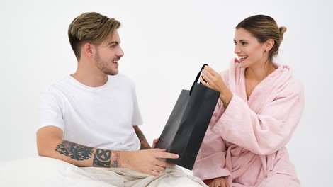 Kako izbrati pravo darilo za partnerja in za poslovnega partnerja?