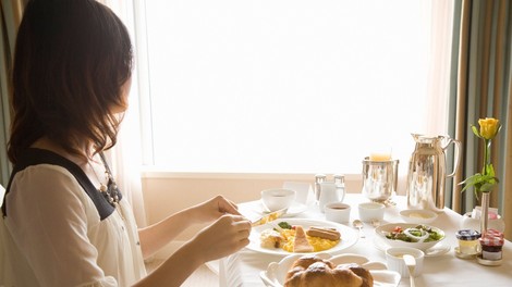 3 pravila zajtrka, ki vam lahko pomagajo hujšati (+ odličen recept za zajtrk)