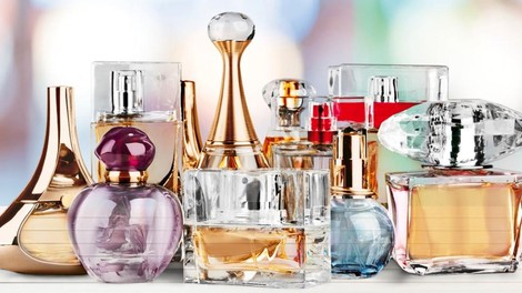 Kakšen parfum je pravi za vas? Izvedeli boste s pomočjo kviza!