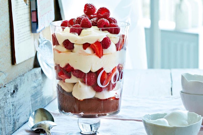 Sadni trifle z vetrci