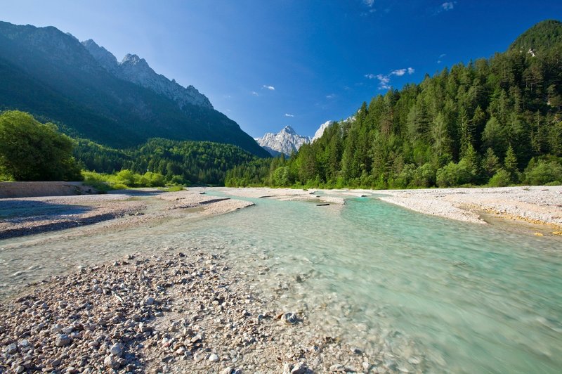 7 naravnih čudes Slovenije, ki jih obiščite to poletje (foto: profimedia)