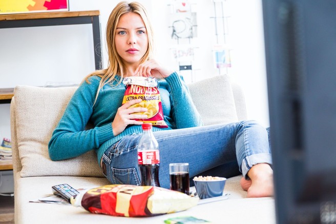 Kaj je krivo za neustavljivo željo po prigrizkih med menstruacijo?