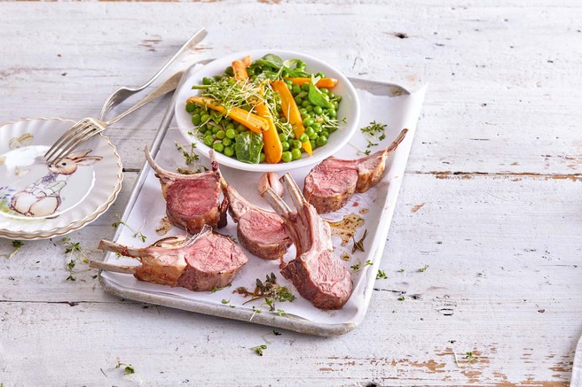 Velikonočno kosilo: jagnječja zarebrnica z zelenjavno prilogo