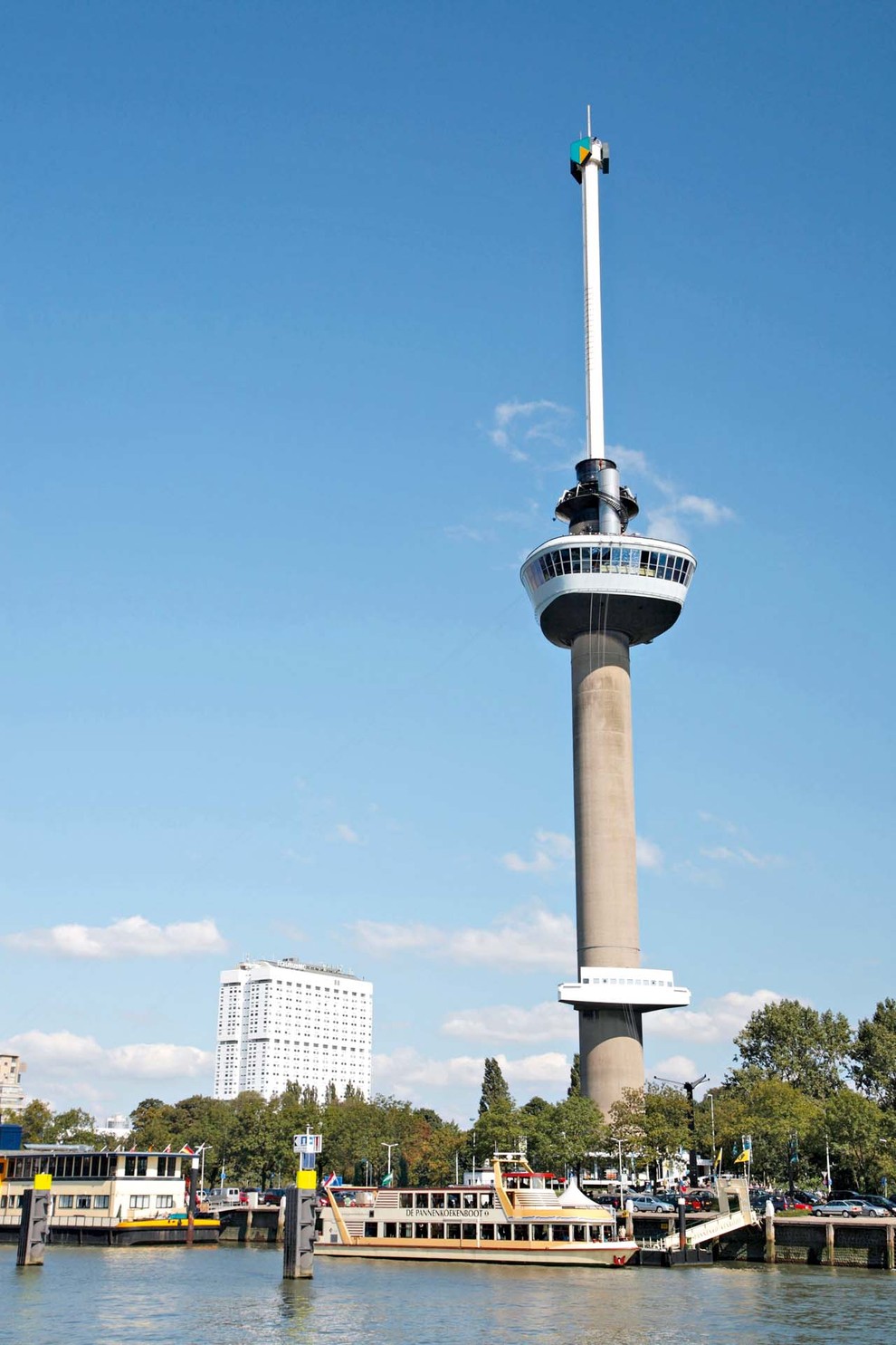 EUROMAST Rotterdam (Nizozemska) Razgledni stolp v enem največjih pristaniških mest v Evropi je bil zgrajen leta 1960 v čast festivalu …