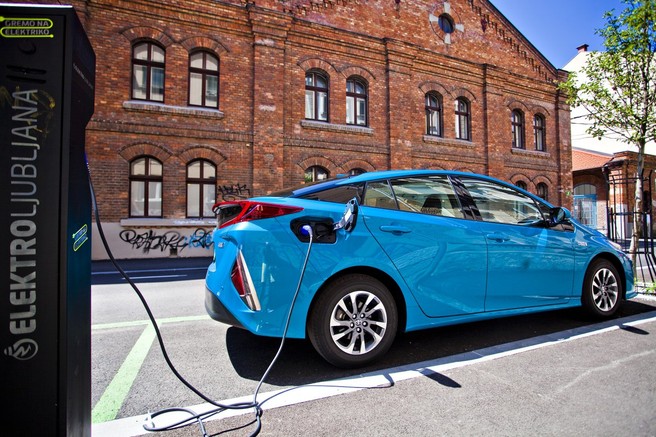 5 razlogov, zakaj so električni avtomobili prehiteli bencinske oziroma dizelske