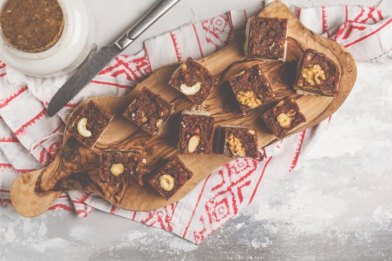 Čokoladne in mandljeve ploščice za vse, ki živite zdravo in se radi sladkate (foto: profimedia)