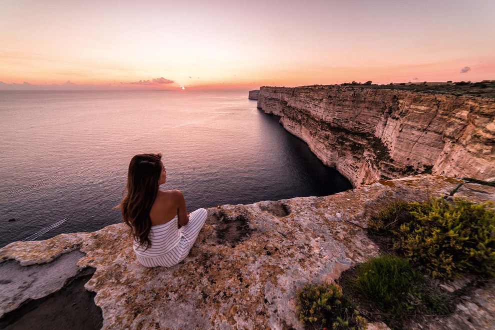 GOZO Malta Velikost: 67 km² Otok spada pod malteški arhipelag in pod Republiko Malto. Otok je bil poseljen že v …