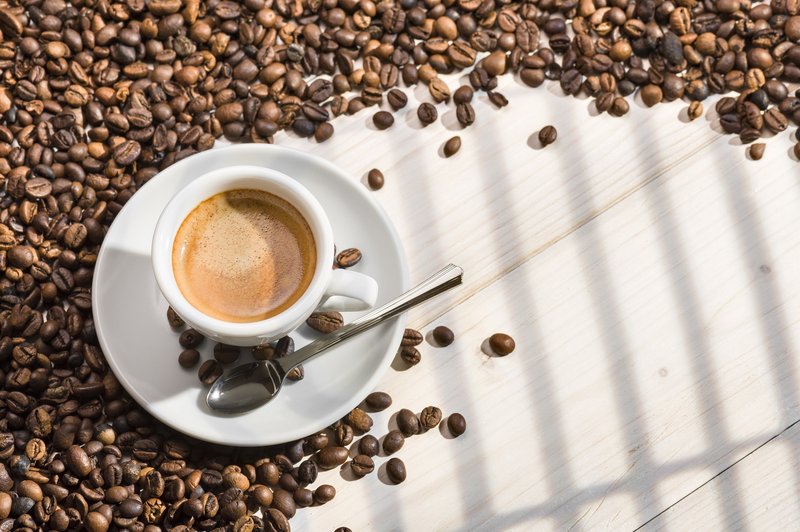 Koliko skodelic kave je varno spiti na dan? (foto: Profimedia)