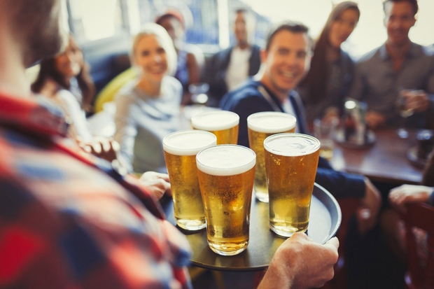 ALKOHOL Prekomerno uživanje alkohola ostaja glavni vzrok za cirozo in posledične bolezni jeter. Okoli 10-15 odstotkov alkoholikov bo utrpelo brazgotine …