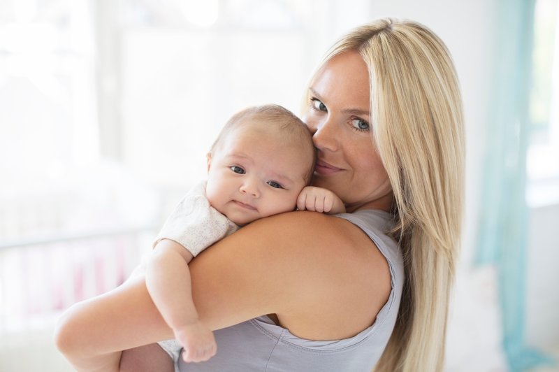 Kaj o vaši osebnosti razkriva način, kako držite dojenčka v naročju (foto: Profimedia)