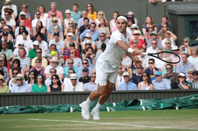 Roger Federer sam v klubu 100, Bautista Agut odpovedal fantovščino