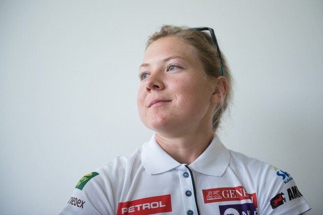 Meta Hrovat in Maruša Ferk kot gamsa po slovenskih vršacih