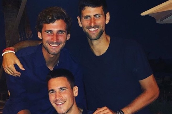 Novak Đoković in njegova dva čedna brata