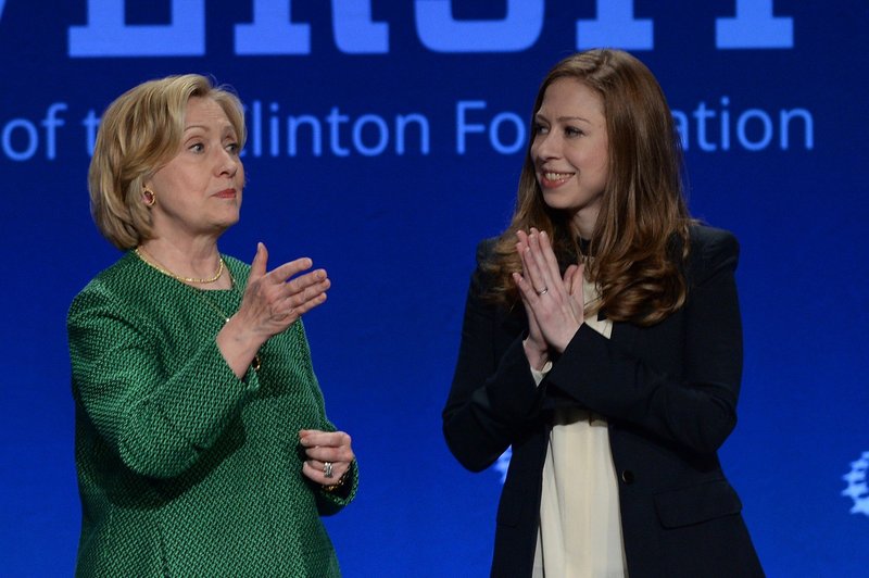 Hillary Rodham Clinton in Chelsea Clinton skupaj pišeta knjigo o ženskah (foto: Profimedia)