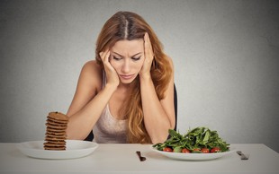 To so 4 vrste živil, ki se jim je bolje izogniti, saj vas lahko spravijo v utrujenost in stres
