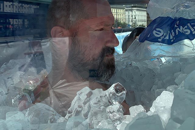 2:08:47 – svetovni rekord v najdaljšem stiku celega telesa z ledom