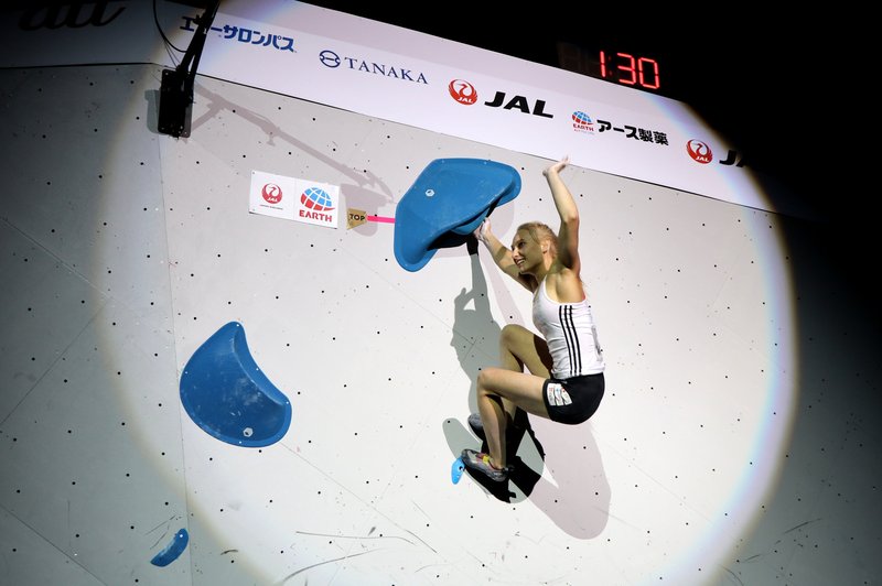 Janja Garnbret je postala še drugič zapored svetovna prvakinja v balvanskem plezanju (foto: Manca Ogrin)