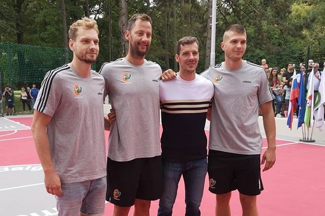 Goran Dragić otvoril pametno igrišče v Tivoliju: "Za druženje otrok in mladostnikov."