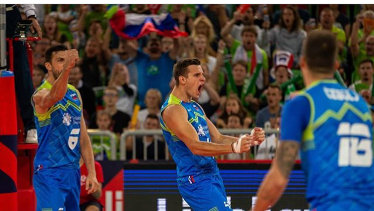 Zmagovalna norija v Stožicah: Slovenija je v polfinalu! V četrtek igra s Poljsko! (foto: Instagram OZS)