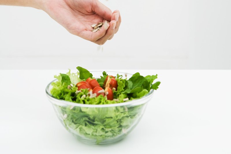 Kako do poletja shujšati? To je 5 poceni živil, ki vam bodo v pomoč