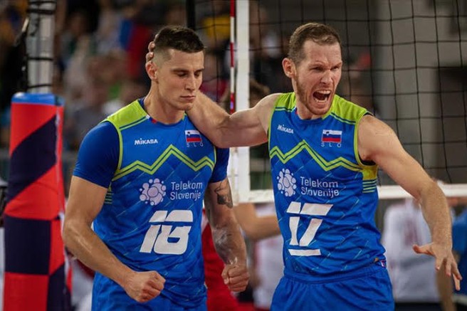 Slovenija je v velikem finalu! Čestitamo našim fantom, trenerjem in navijačem!